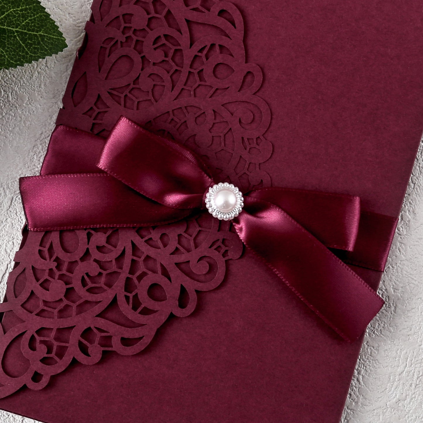 4.7 x7 inch Burgundy Laser Cut Hollow Rose Quinceanera Invitations Cards with Envelopes for Quinceanera Party